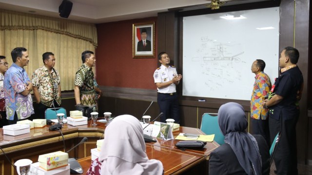 Rapat percepatan pembangunan Bandara Ngloram, di Kantor Gubernur Jawa Tengah. Rabu (24/04/2019)
