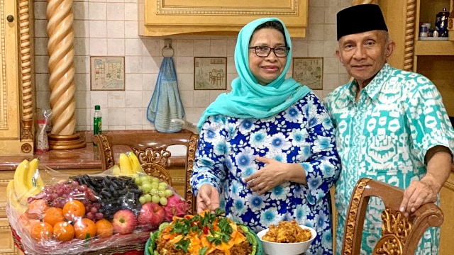 Ulang Tahun, Amien Rais Dimasakkan Nasi Kuning oleh Sang Istri. Foto: Dok. Istimewa
