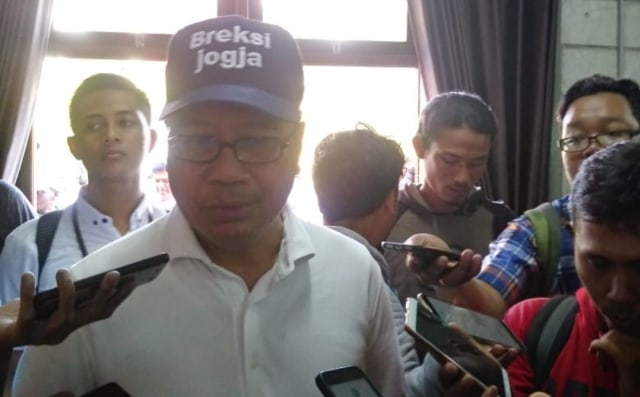 Direktur Utama PT Angkasa Pura 1, Faik Fahmi, saat berkunjung ke Tebing Breksi Yogyakarta, Sabtu (27/4/2019). Foto: erl.