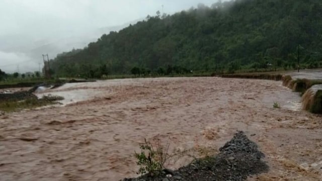 Sempat Putus, Jalan Nasional Pidie-Aceh Barat Kembali Normal (198287)