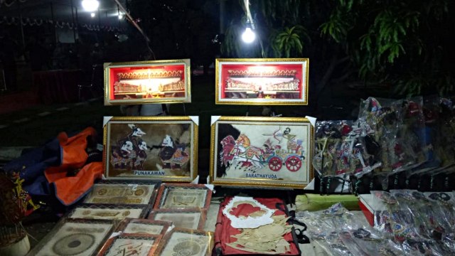 (NOT COVER) Pesta Rakyat, Pagelaran Wayang, Hut Perum Bulog