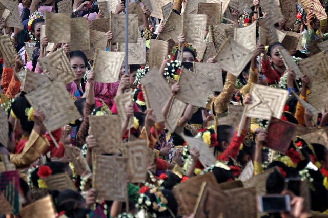 3000 penari peringati hari tari sedunia, Bandung, Jawa Barat