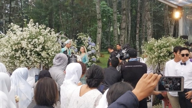 Suasana Pernikahan Ammar Zoni dan Irish Bella di Lembang, Bandung, Jawa Barat, Minggu. Foto: Alexander Vito/kumparan