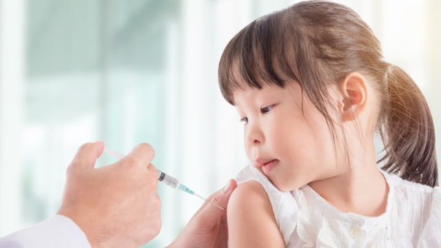 Ilustrasi anak imunisasi, diberi vaksin. Foto: Shutterstock