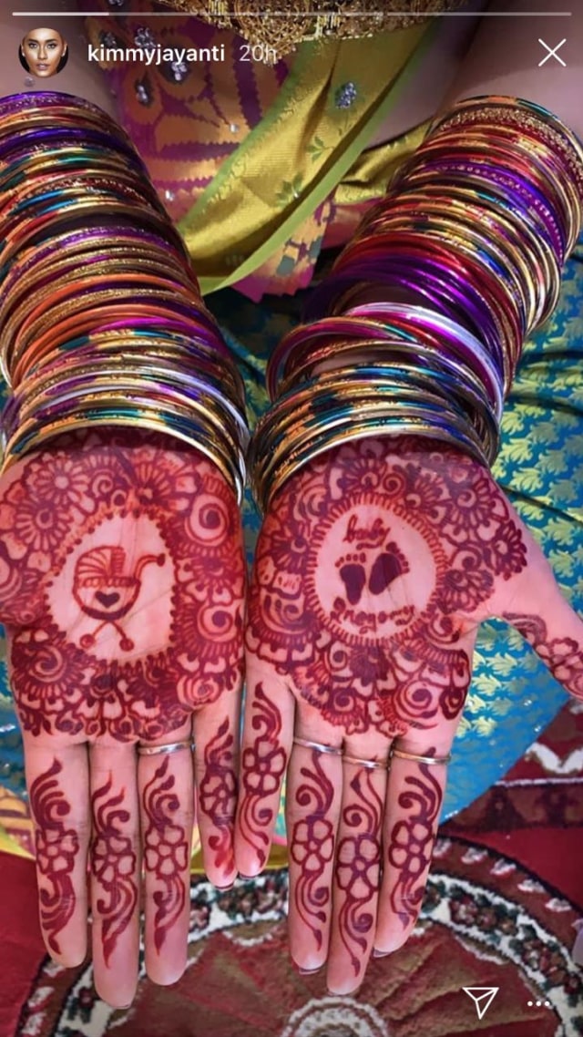 Kimmy Jayanti Menggelar Bangle Ceremony