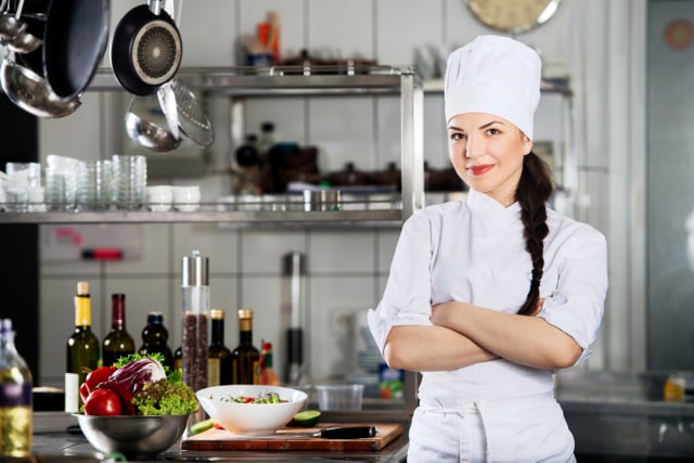 Ilustrasi chef perempuan. Foto: Shutterstock