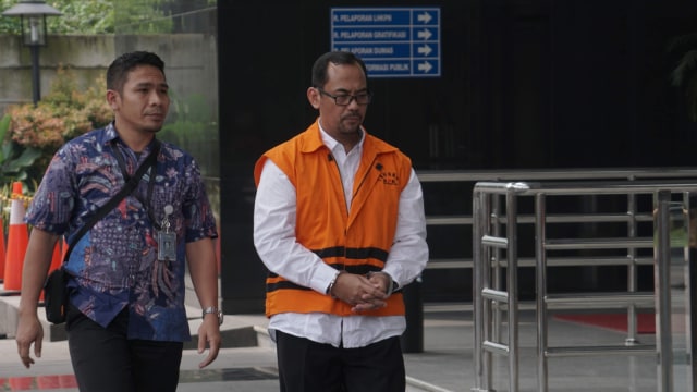 Kakanwil Kemenag Jawa Timur nonaktif Haris Hasanuddin saat tiba di gedung KPK, Jakarta. Foto: Helmi Afandi Abdullah/kumparan