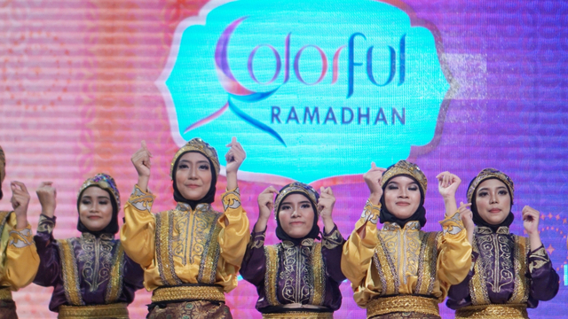 Tari Saman pembuka di acara Colorful Ramadhan Lippo Mall. Foto: Iqbal Firdaus/kumparan