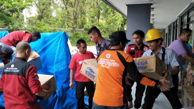 Tim Reaksi Cepat (TRC) Semen Padang mempersiapkan sejumlah bantuan untuk korban bencana banjir yang terjadi di Kabupaten Bengkulu Tengah, Bengkulu.