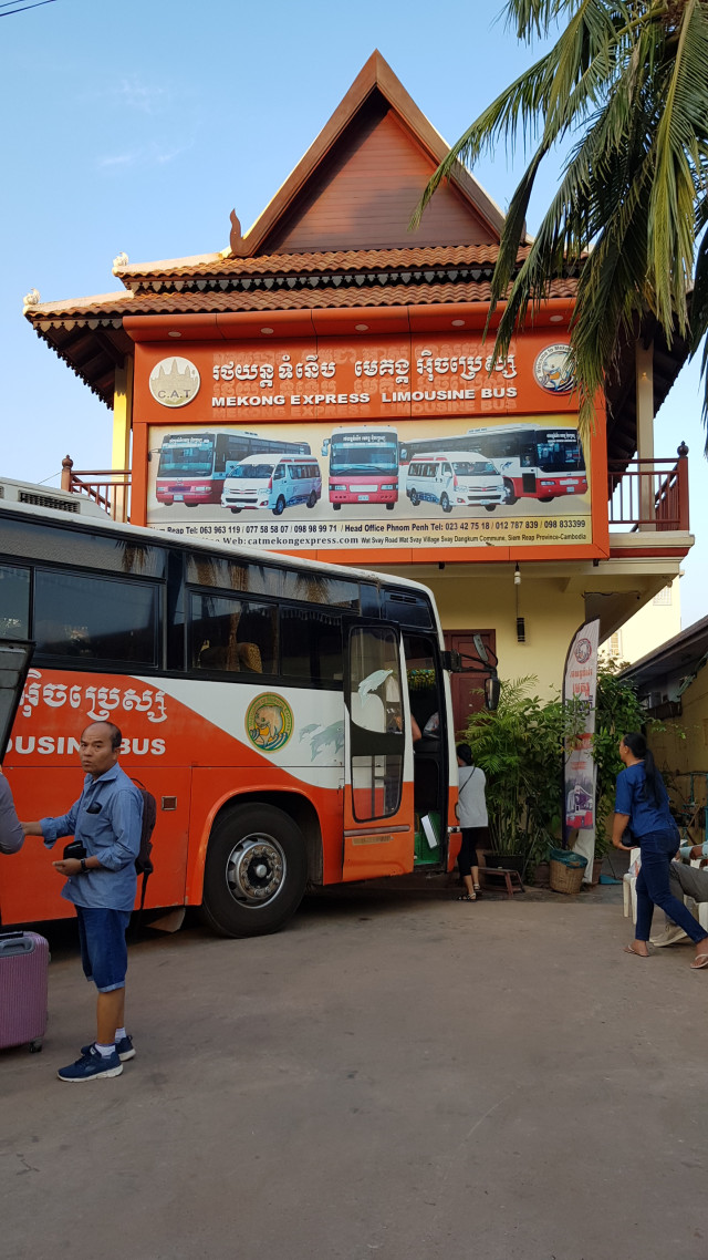 Dari Siem Reap ke Saigon: 12 Jam yang Menyenangkan 