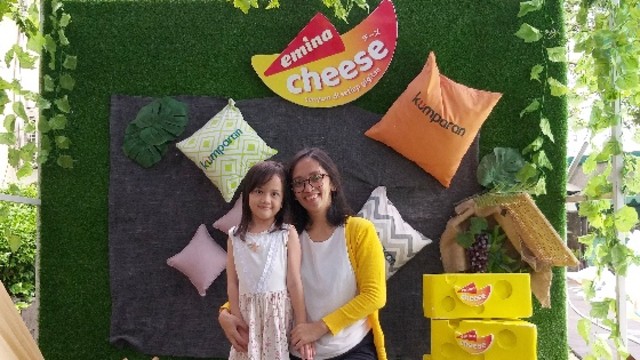 Moms Mingle Kumparan Mom Bersama Emina Cheese