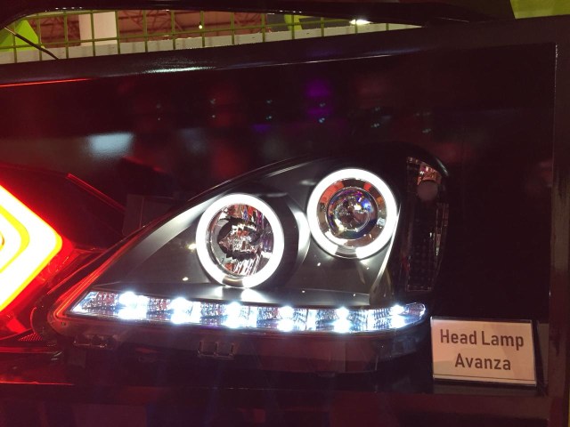 Berburu Lampu LED Toyota Avanza di IIMS 2019  (54483)