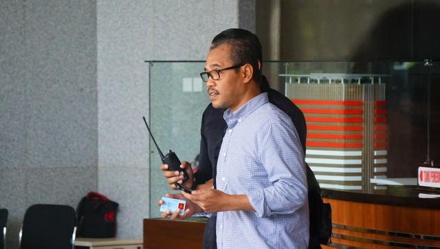 Bupati Temanggung, Muhammad Al Khadziq usai diperiksa sebagai saksi di Gedung KPK, Jakarta. Foto: Nugroho Sejati/kumparan