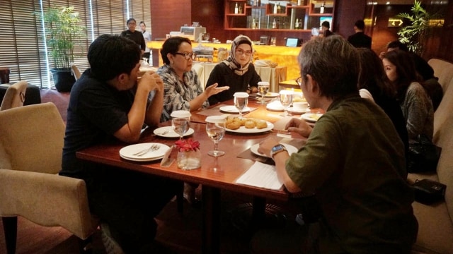 Menteri Luar Negeri Retno Marsudi, Najwa Shihab, Pemimpin Redaksi kumparan Arifin Asyhdad, Chief Storyteller kumparan Yusuf Arifin di XI Plaza Indonesia, Inspiring Discussion, Long Shot, Plaza Indonesia XXI, Movie Screening
