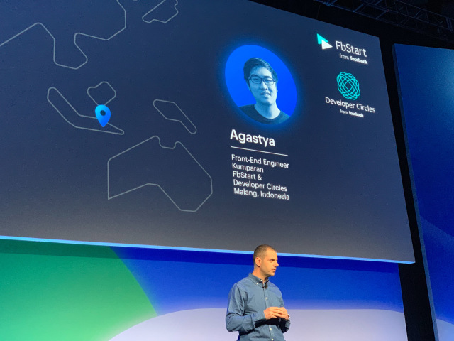 Konstantinos Papamiltiadis, Director of Platform Partnerships di Facebook, memuji kontribusi Agastya Darma Laksana dalam komunitas Facebook Developer Circle di Malang