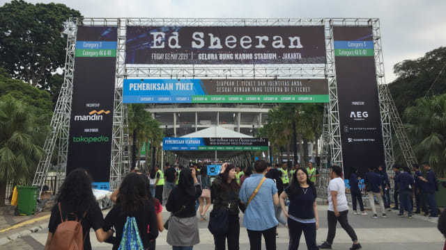 Suasana konser Ed Sheeran di GBK. Foto: Sarah Yulianti Purnama/kumparan
