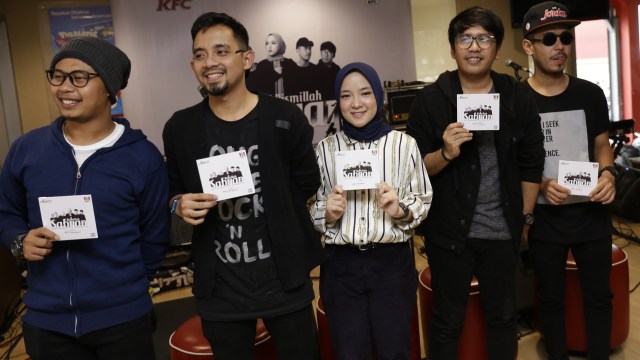 Kelompok penyanyi Sabyan saat jadir di launcing album Bismillah di Kfc Tugu Tani, Jakarta, Jumat