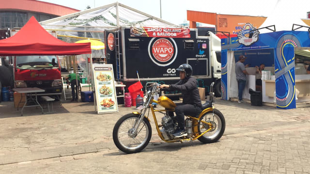 Replika Chopper emas milik Jokowi
