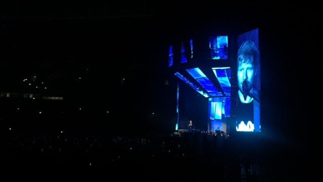 One OK Rock di konser Ed Sheeran, Jumat