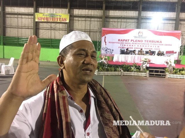 Ketua Tim Pemenangan Prabowo-Sandi Fauzan Adima memberikan keterangan kepada wartawan, Jumat (3/5/2019) malam. (Ryan Hariyanto/MM).