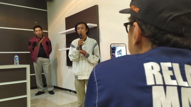 Ahmad Kevin Al Firdaus saat memberikan klarifikasi di Polres Malang Kota, sabtu (4/5).(foto: Gigih Mazda/Tugu Malang).