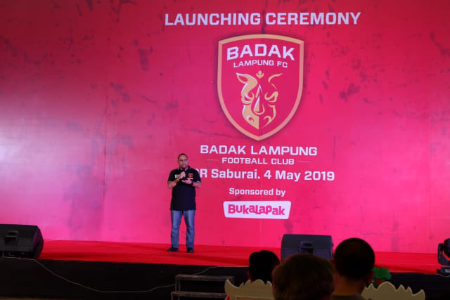 CEO BLFC Marco Gracia Paulo saat memberikam sambutan pada acara Launching Ceremony Badak Lampung FC di Gedung Olah Raga Saburai, Sabtu (4/5) | Foto : Obbie Fernando/Lampung Geh