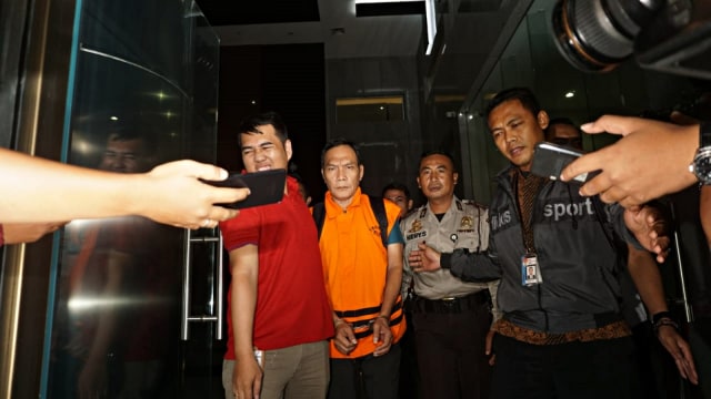 Hakim PN Balikpapan, Kayat bergegas usai ditetapkan sebagai tersangka. Foto: Nugroho Sejati/kumparan