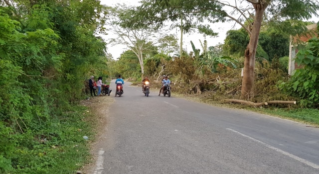 Jalan yang diblokir kini sudah dibuka. Foto: Muhammad safirah/Info Dompu