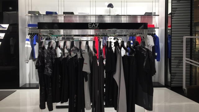 Hadir di Indonesia, EA7 Emporio Armani Rilis Koleksi Spring/Summer 19 |  kumparan.com