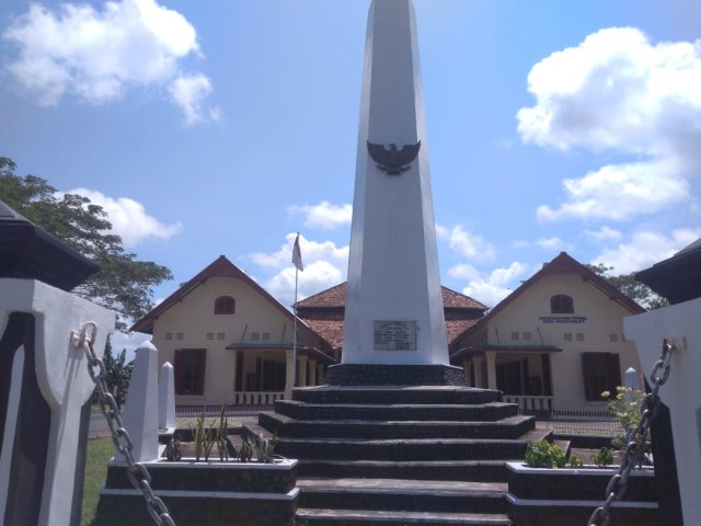 tugu wisma ranggam