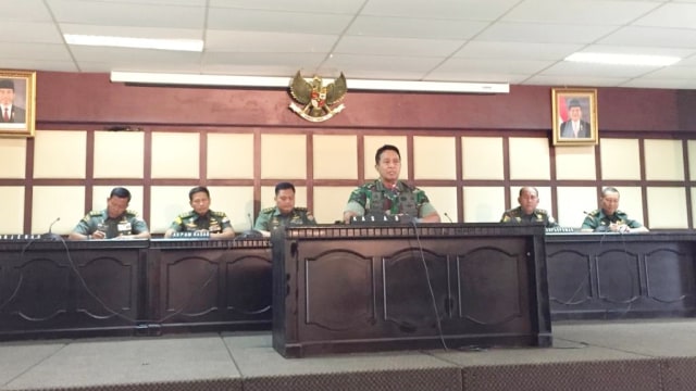 Kepala Staf Angkatan Darat, Jenderal TNI Andika Perkasa beri keterangan pers terkait Pemilu 2019. Foto: Andesta Herli Wijaya/kumparan