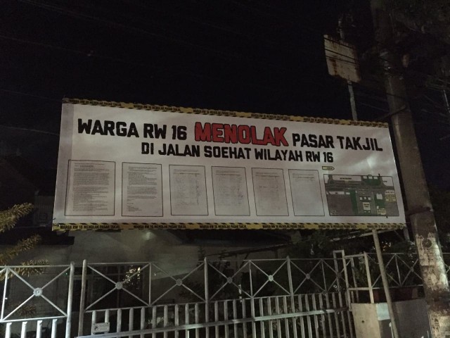 Warga melakukan penolakan terhadap pasar takjil di Jalan Soekarno Hatta, Kota Malang.(foto dokumen).