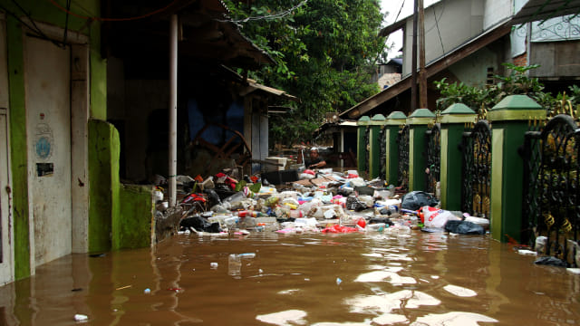 KONTEN SPESIAL BANJIR JAKARTA, banjir di kawasan Cililitan Kecil
