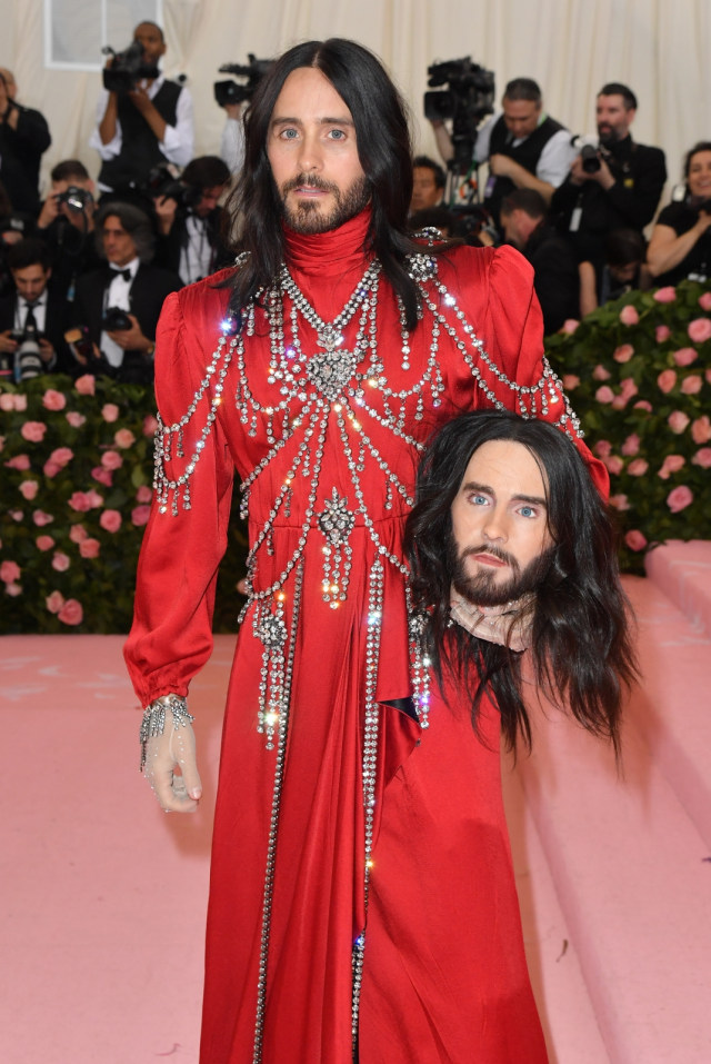 20 Busana Spektakuler yang Sukses Curi Perhatian di Met Gala 2019 (96800)