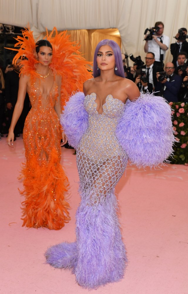 20 Busana Spektakuler yang Sukses Curi Perhatian di Met Gala 2019 (96793)