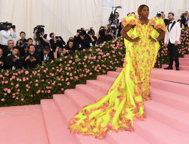20 Busana Spektakuler yang Sukses Curi Perhatian di Met Gala 2019 (96799)
