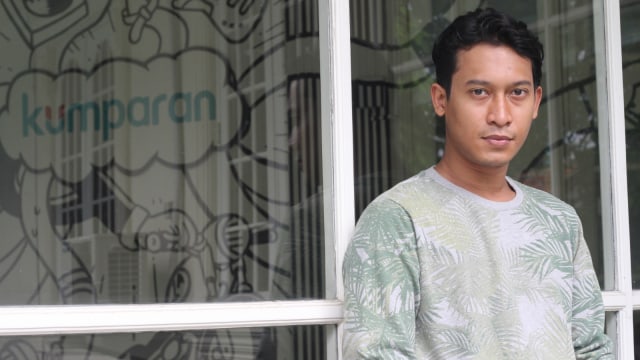 Pemain film Malam Jum'at The Movie, Ade Firman Hakim saat berkunjung ke kantor kumparan di Jalan Jati Murni No.1A, Jati Padang, Jakarta Selatan. Foto: Faisal Rahman/kumparan