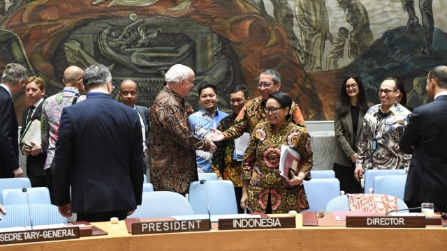 Presidensi RI di DK PBB, seluruh anggota DK PBB termasuk Sekjen PBB memakai batik. Foto: Dok. Kemlu