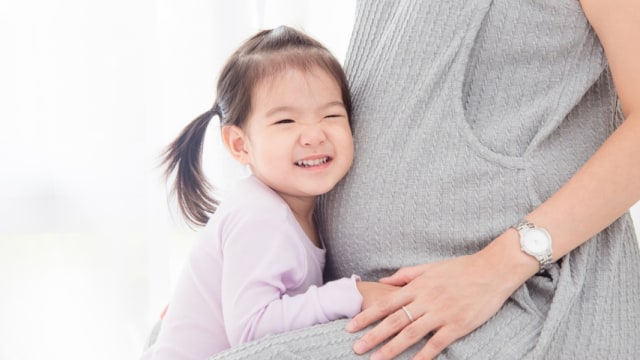 Menyapih anak saat hamil lagi Foto: Shutterstock