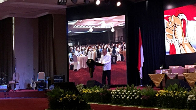 Menteri Pertahanan Ryamizad saat memberi sambutan dalam acara Simposium Perang Mindset pada Era Keterbukaan Informasi di Kementerian Pertahanan, Jakarta Pusat. Foto: Darin Atiandina/kumparan