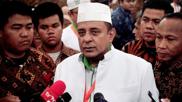 Yusuf Martak menjawab pertanyaan wartawan sebelum mengikuti Ijtima Ulama 3 di Sentul, Bogor. Foto: Irfan Adi Saputra/kumparan