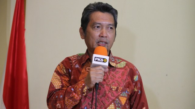 Ketua Bidang Polhukam DPP PKS, Almuzzammil Yusuf di DPP PKS, Jakarta Selatan. Foto: Faisal Rahman/kumparan