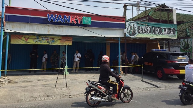 Polisi Duga Penemuan Bom di Konter Ponsel Terkait JAD Lampung-Bekasi (12936)