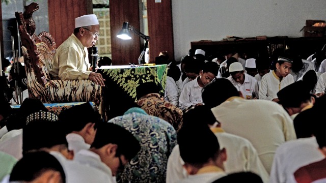 Nyantri di Pesantren Virtual (302436)