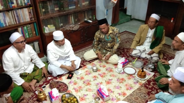 Rombongan Habib dan Kiai pendukung Prabowo dari Jatim dan Jateng usai temui Mbah Moen di Ndalem Sarangan, Komplek Ponpes Al-Anwar, Rembang. Foto: Dok. Istimewa