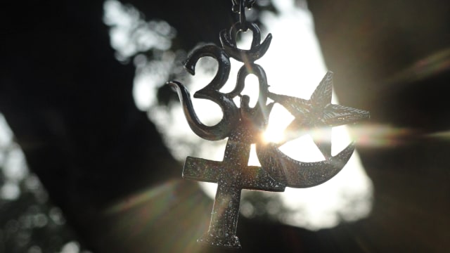 Ilustrasi simbol beberapa Agama. Foto: Shutter Stock