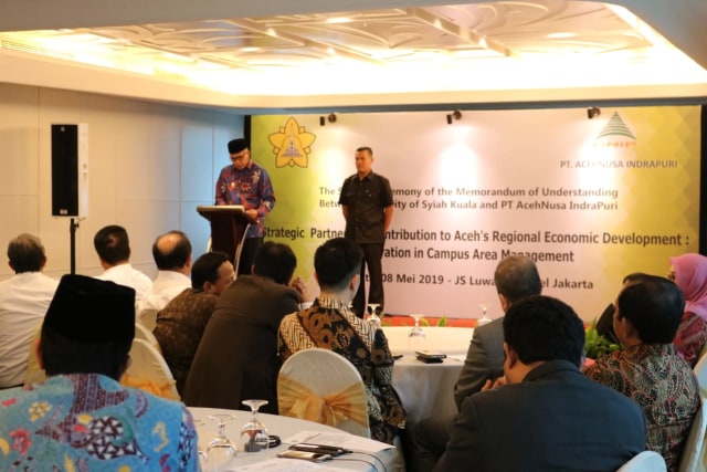 Plt Gubernur Aceh, Nova Iriansyah memberikan sambutannya. Foto: Saifullah/BPPA