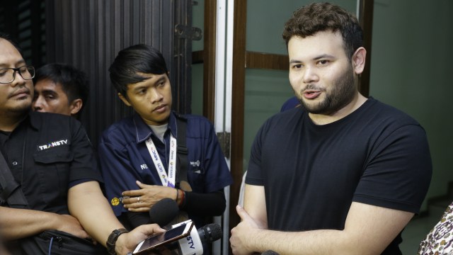 Penyanyi Ridho Rhoma saat ditemui wartawan di kantor pengacara di kawasan Ciputat Timur, Tangerang Selatan, Kamis, (9/5/2019). Foto: Ronny