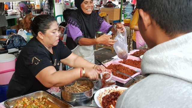 Berburu Menu Buka Puasa di Pasar Ramadhan Samarinda (54213)