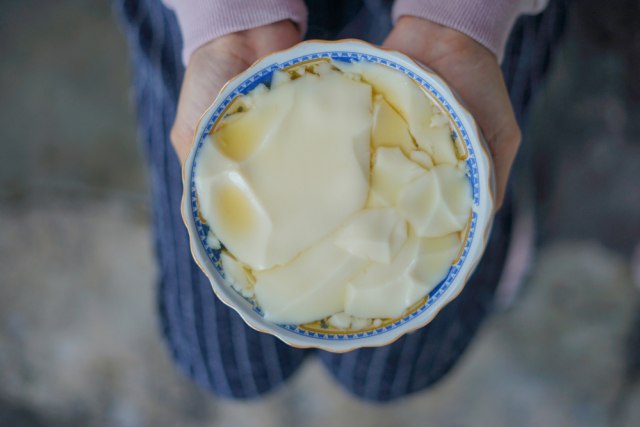 com-Tau Huey.